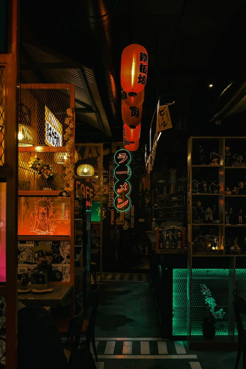 都市日常题材漫画《夜里十一点的便利店》封面